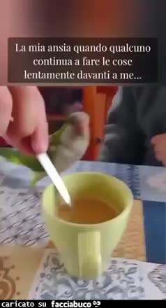 La mia ansia quando qualcuno continua a fare le cose lentamente davanti a me pappagallo cucchiaino