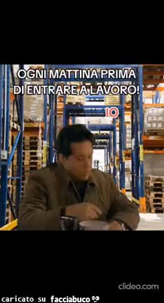 Ogni mattina prima di entrare al lavoro