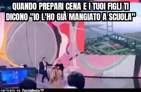 Quando prepari cena e i tuoi figli ti dicono io l'ho già mangiato a scuola e chi cazzo se ne frega vanoni ornella