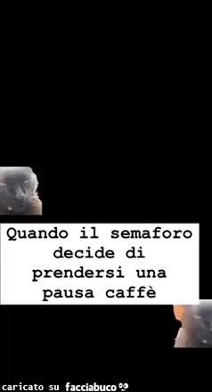 Quando il semaforo decide di prendersi una pausa caffè vestiti